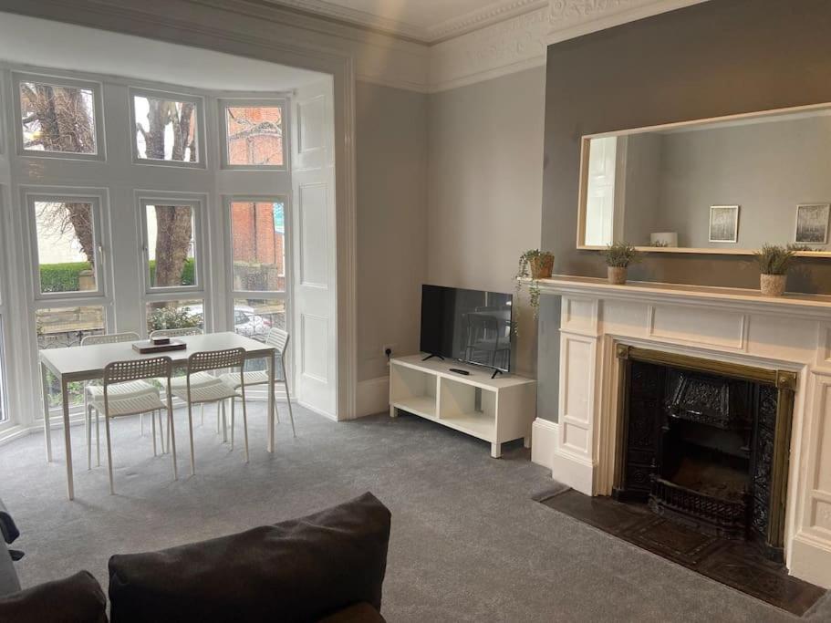 Central Southsea Boutique 2 Bedroom Flat Portsmouth Bagian luar foto